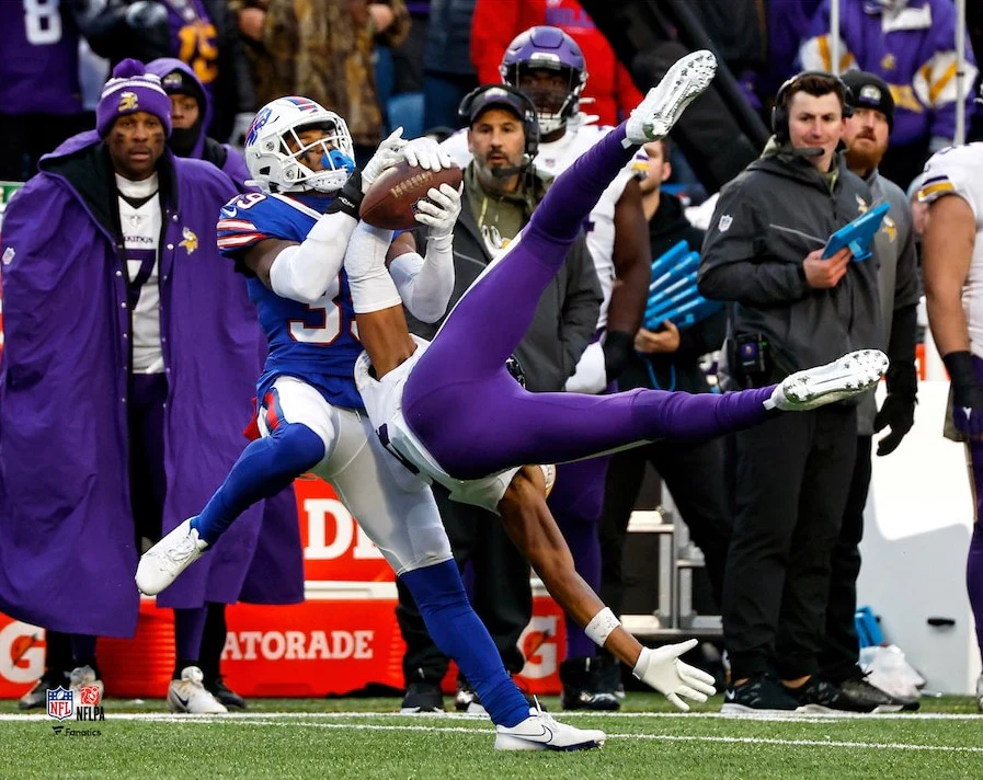 Justin Jefferson One-Handed Catch Minnesota Vikings 8" x 10" Football Photo