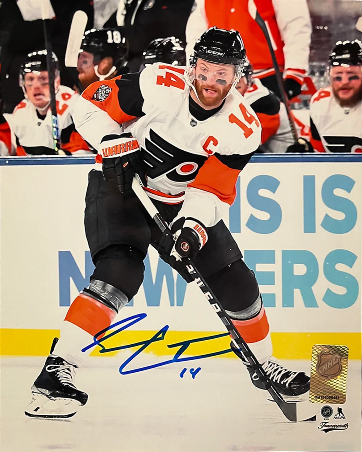 Sean Couturier 2024 Stadium Series Action Philadelphia Flyers Autographed 11" x 14" Hockey Photo - Image 2