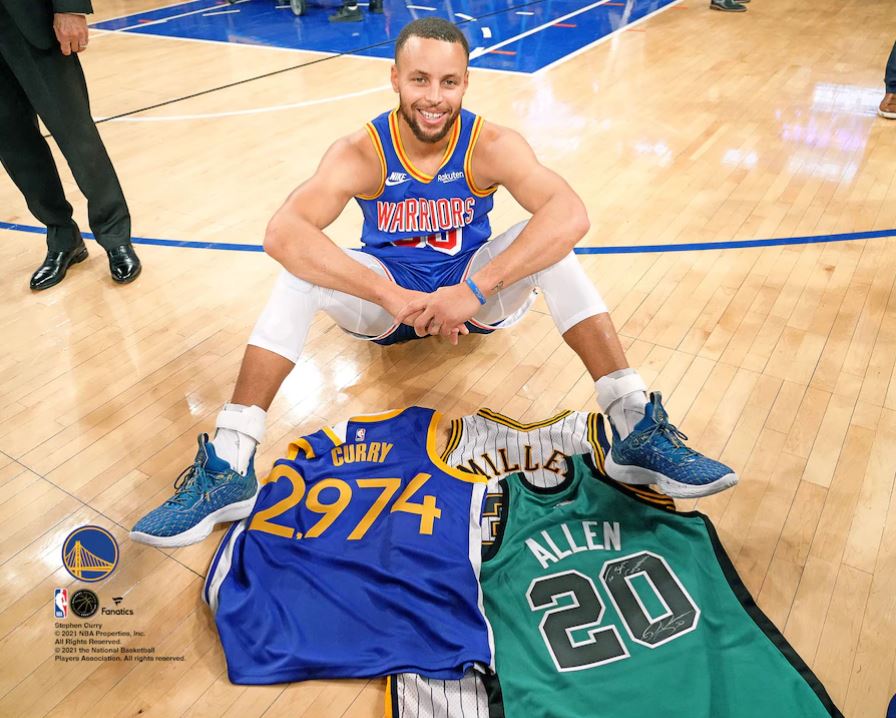 Steph Curry with 3-Point Record Jerseys Golden State Warriors 8" x 10" Basketball Photo
